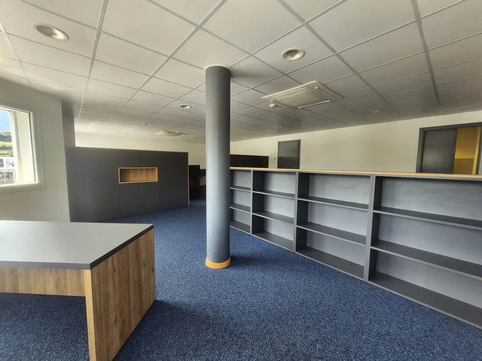 CONTHEY - BEAUX BUREAUX A LOUER
