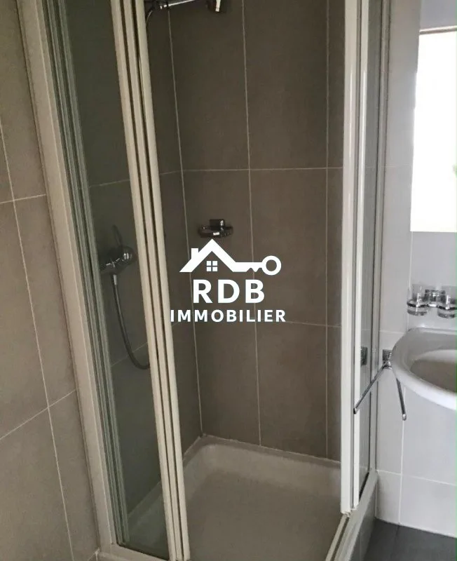 Appartement de 4,5 pièces au 6ème étage situé à Genève 1202