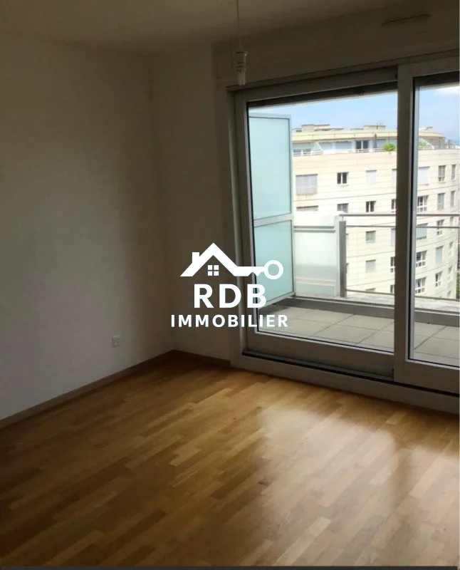 Appartement de 4,5 pièces au 6ème étage situé à Genève 1202