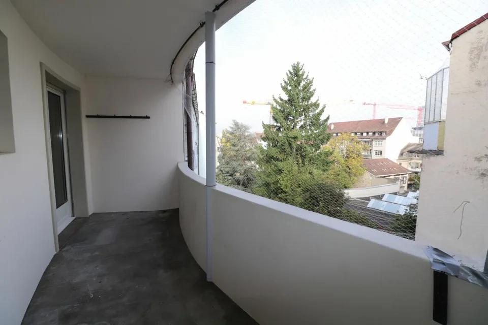 Près de la porte de Spalentor et de l'hôpital universitaire - appartement 3 pièces à Bâle idéal pour les célibataires ou les couples