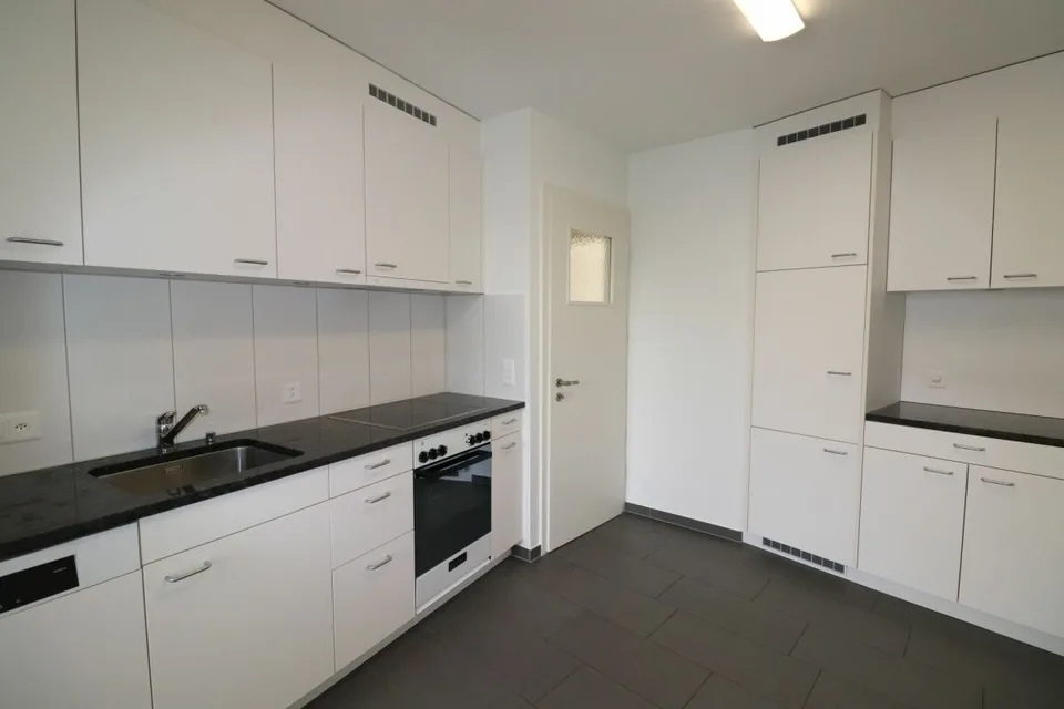 Près de la porte de Spalentor et de l'hôpital universitaire - appartement 3 pièces à Bâle idéal pour les célibataires ou les couples