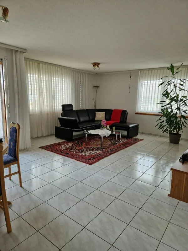 preiswerte 4.5-Zimmerwohnung im Herzen von Schötz