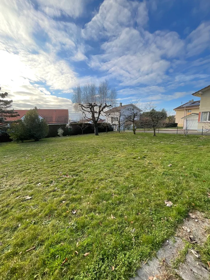 Individual villa with garden for rent - FIXED-TERM LEASE