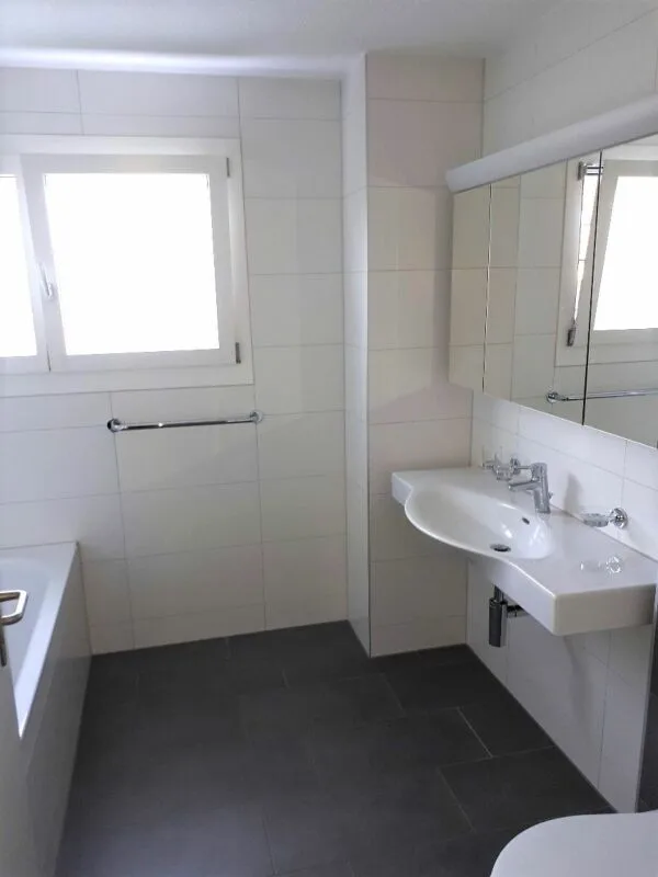 Ampia casa a schiera adiacente alla zona agricola