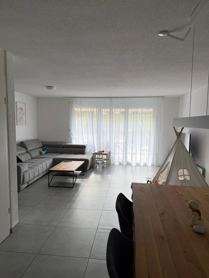 Maison de rang familiale de 4,5 pièces avec jardin
