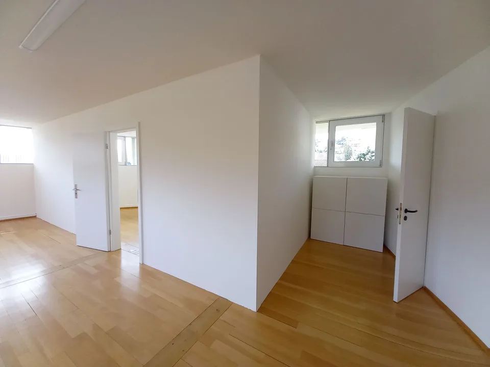 Großes und helles Büro von 90 m² in Sorengo – Foto 7 von 10