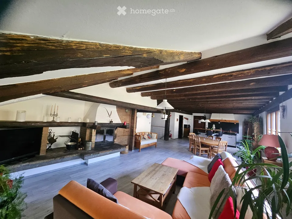 Wohnung mit 3.5 Zimmern in Couvet – Historischer Charme und außergewöhnliche Natur