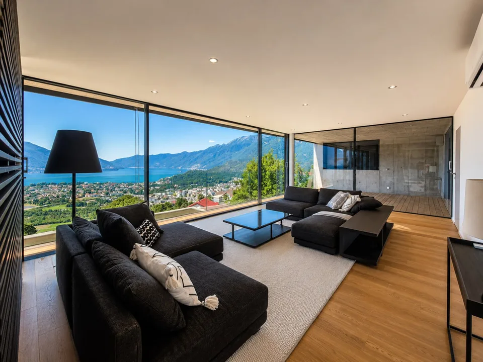 Moderno attico vista lago a Locarno