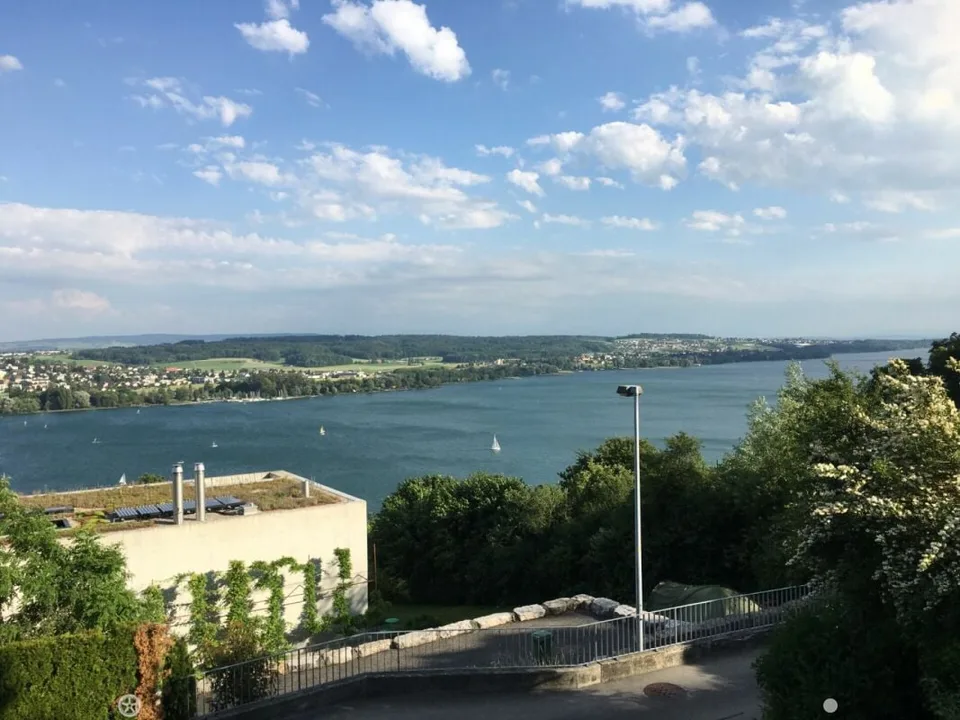 Exklusive 4.5-Zimmer-Panoramawohnung mit traumhafter See- und Bergsicht in Biel/Bienne