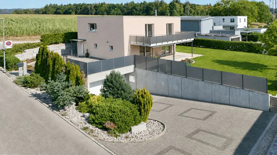 zu verkaufen Einfamilienhaus mit viel Grundstück