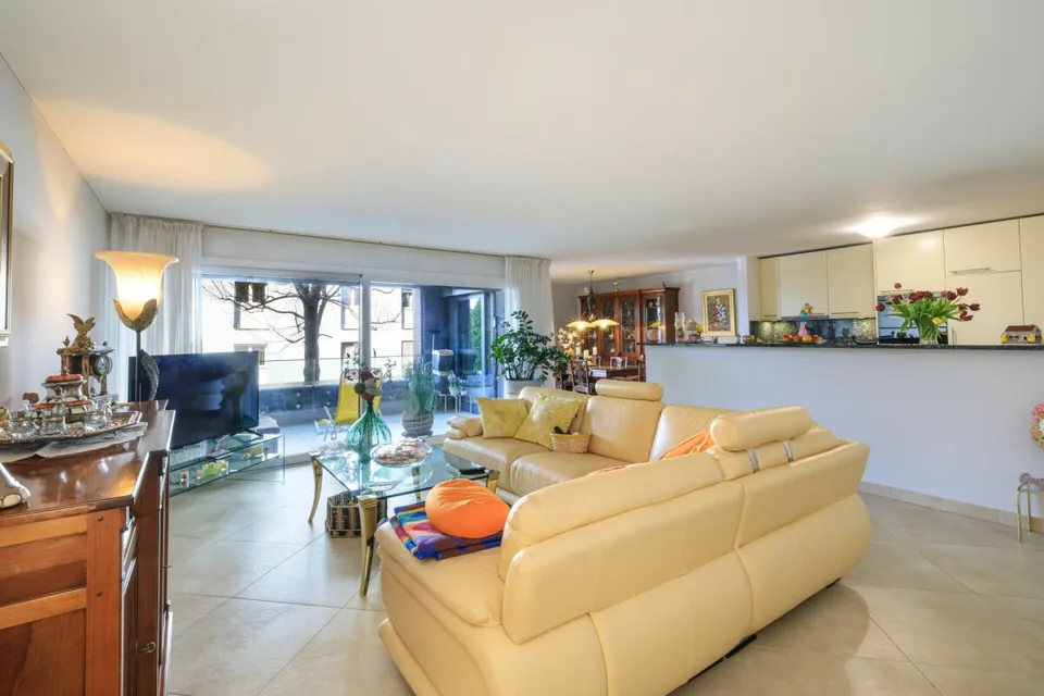 Zentrale 3.5-Zimmer-Wohnung in unmittelbarer Seenähe