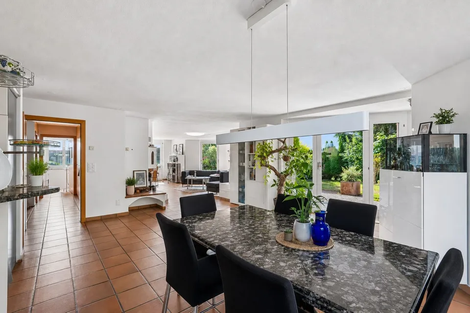 Ampia casa unifamiliare di 7,5 locali con terreno esteso a Rickenbach LU