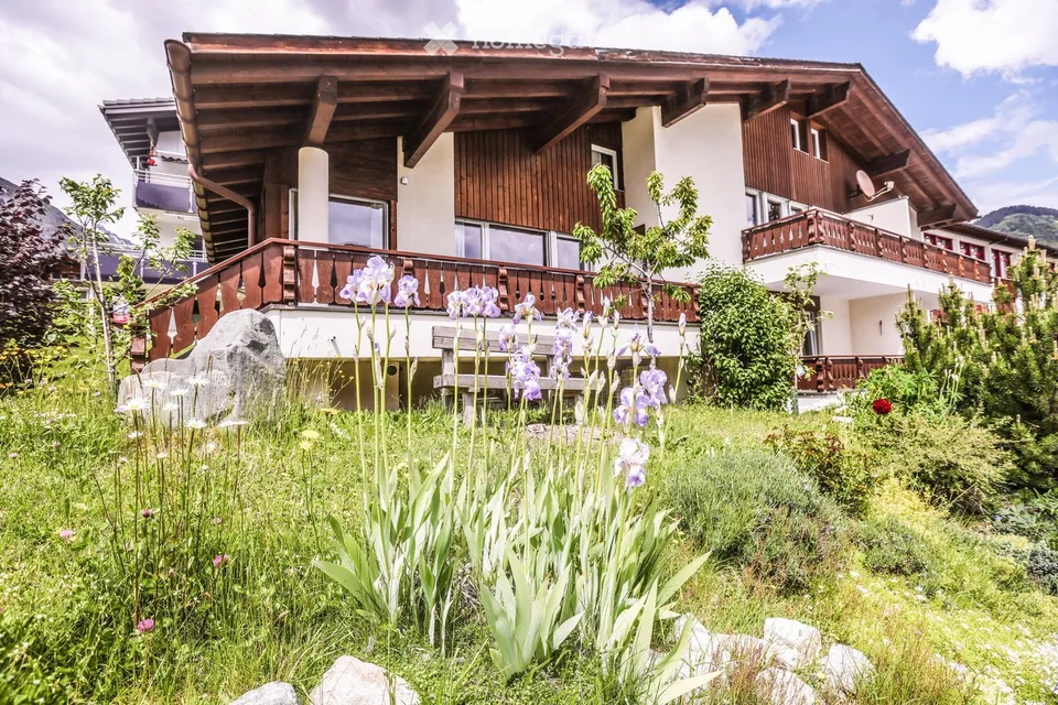 Hochwertige möblierte 3,5-Zimmer-Wohnung in Sedrun – April bis November