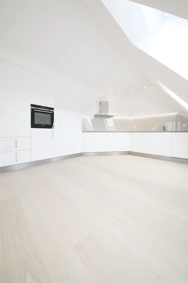 Top 3 1/2-room maisonette attic apartment (115 m2) with 2 terraces, Stauffacher