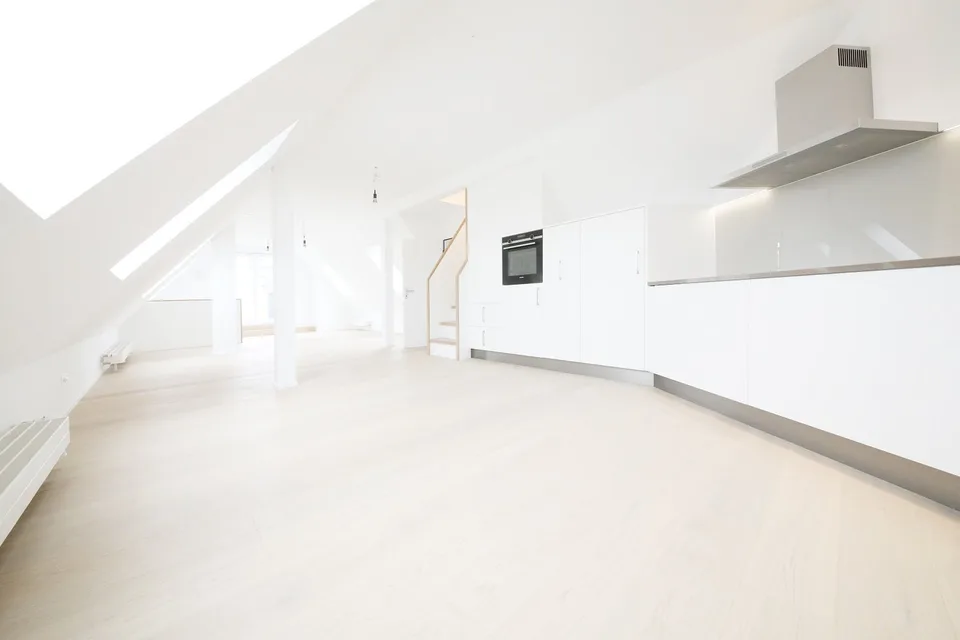 Top 3 1/2-room maisonette attic apartment (115 m2) with 2 terraces, Stauffacher