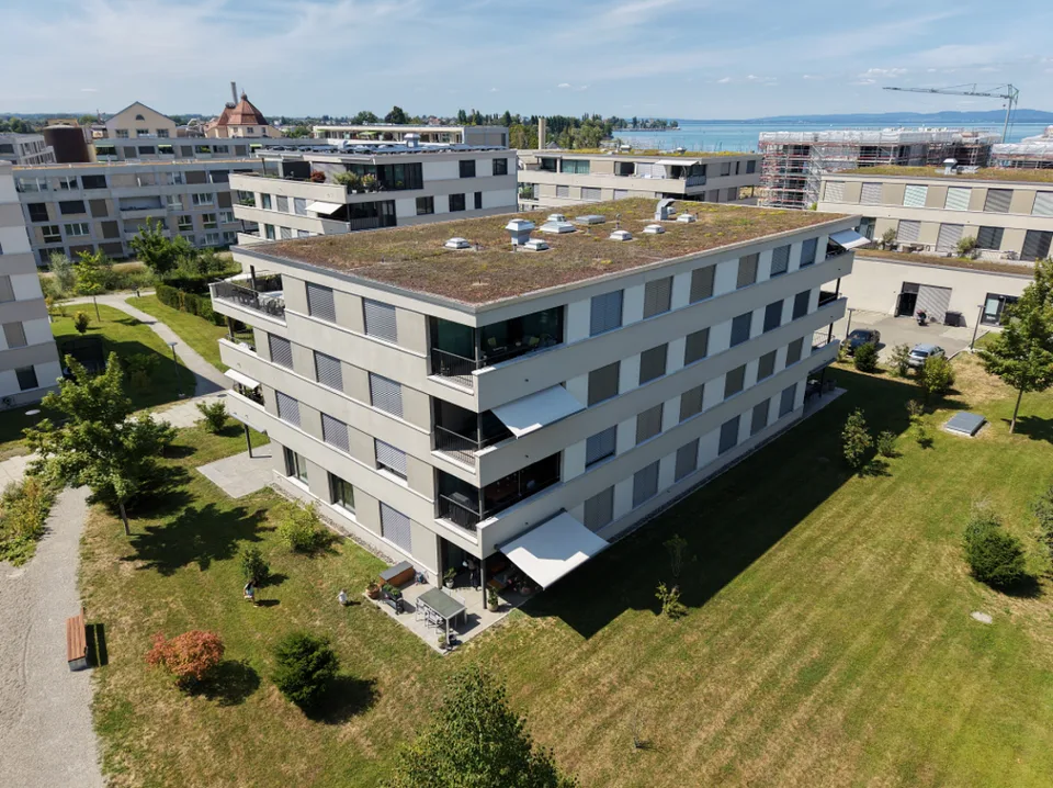 Moderne 2.5 Zimmer Wohnung am See