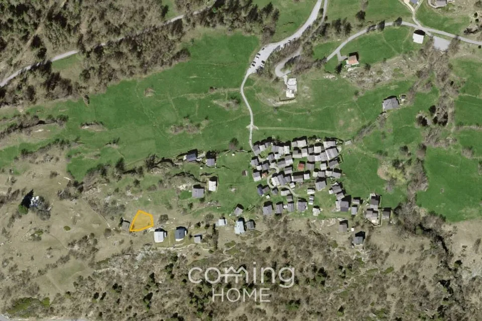 Terrain à bâtir ensoleillé avec vue panoramique sur les montagnes à Finnen, près d'Eggerberg