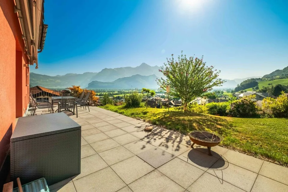 Un foyer à aimer - avec panorama, jardin et beaucoup d'espace