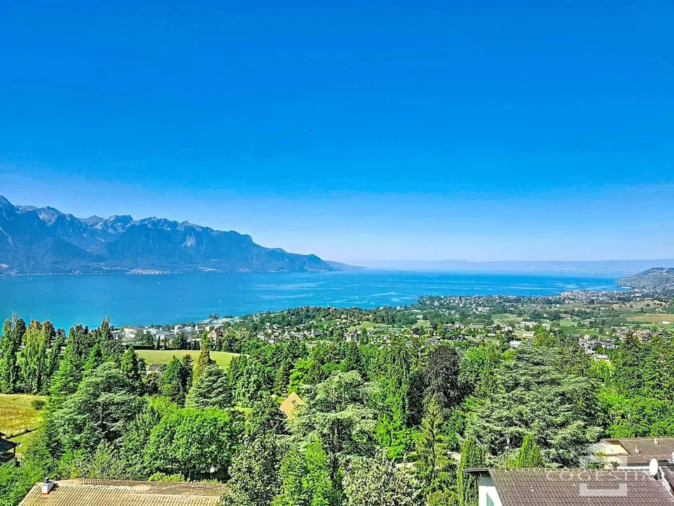 Ultimo piano esclusivo con vista panoramica sul lago – foto 12 di 13