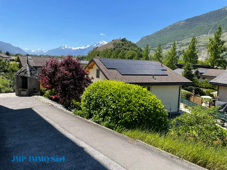 Beautiful opportunity, very beautiful villa with private access and tranquility