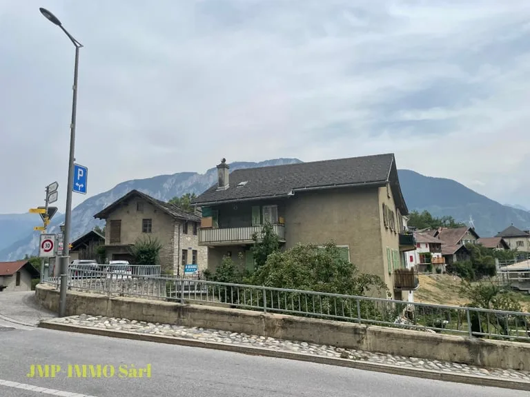 Incantevole appartamento ristrutturato con 4 stanze nel cuore del villaggio di Miège – foto 25 di 48