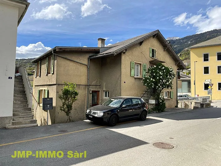 À Saisir au coeur du village de Miège