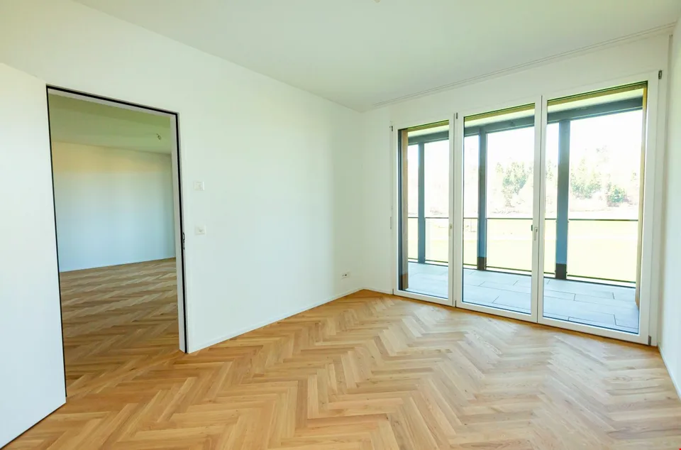 Beautiful, bright apartment with two balconies