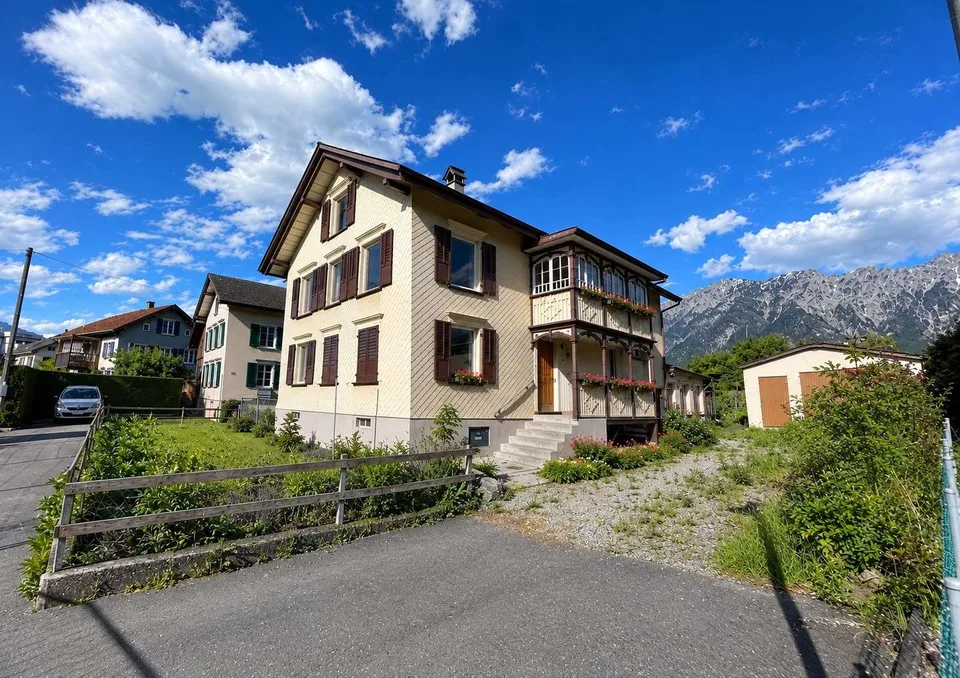 7.5-Zimmer-Einfamilienhaus mit Entwicklungspotenzial an zentraler Lage in Buchs SG