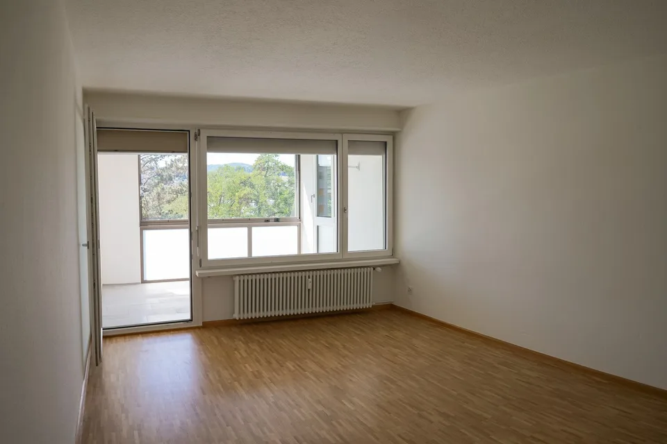 Sanierte 4 Z.-Wohnung mit Wintergarten-Balkon und Aussicht – Foto 8 von 12