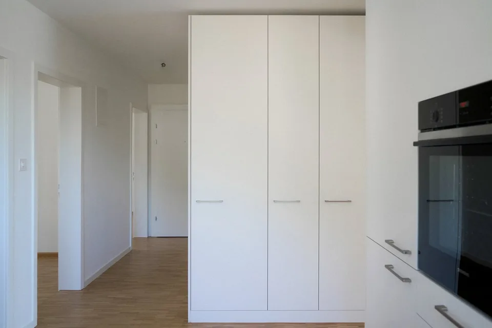 Sanierte 4 Z.-Wohnung mit Wintergarten-Balkon und Aussicht – Foto 6 von 12