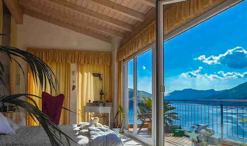 Villa in Reihe mit herrlicher Seesicht in Bissone