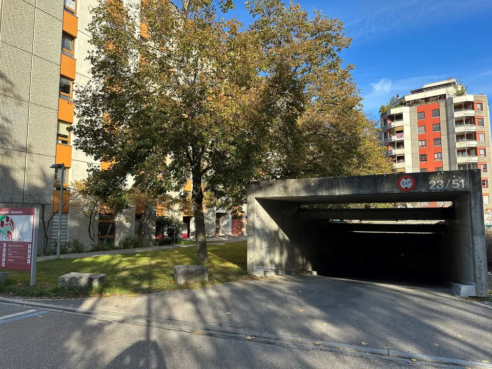 Einstellhallenplätze Nähe Westside