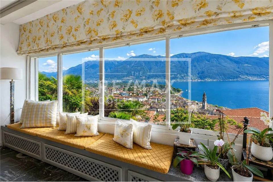 Villa in posizione privilegiata ad Ascona con vista sul lago