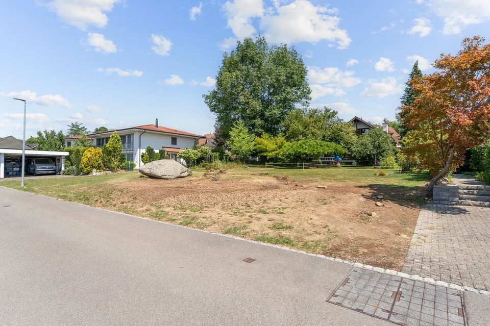 Building land fully developed in a quiet location in Besenbüren