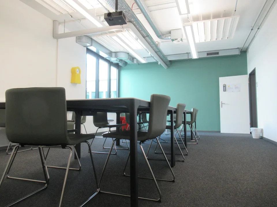 Modern ausgebaute Büroflächen mit Ausblick – Foto 7 von 11
