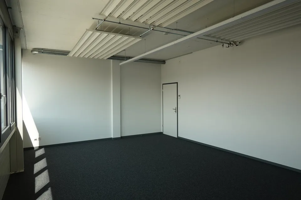Modern ausgebaute Büroflächen mit Ausblick – Foto 6 von 11