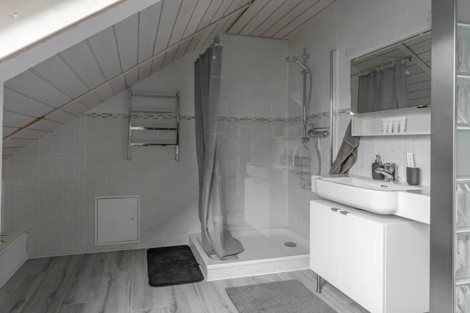 Renovated family triplex with basement
