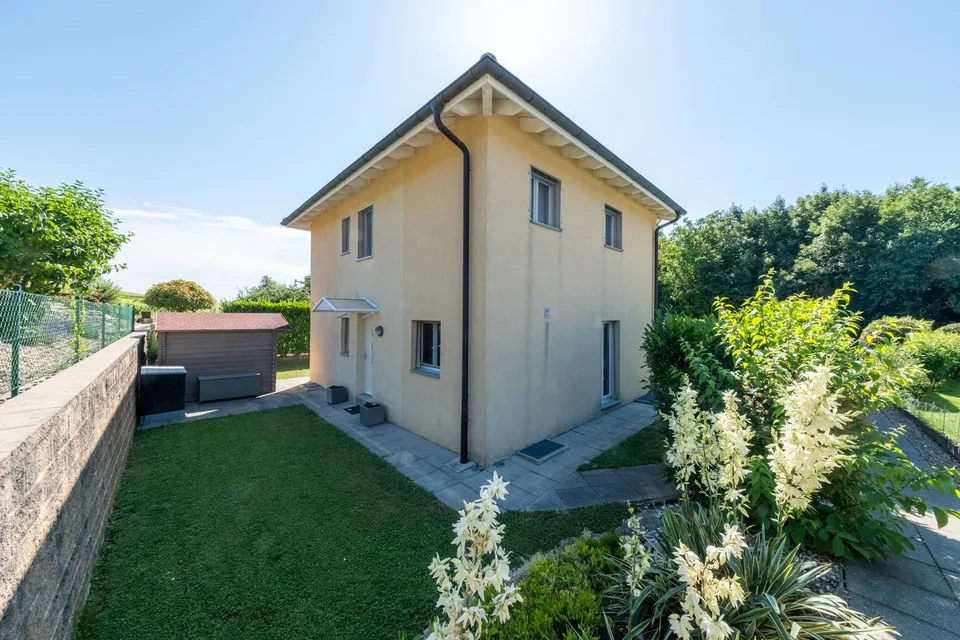 Villa individuale affascinante tra lago e vigneti
