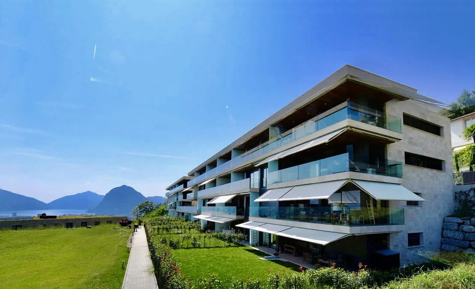 WOHNUNG MIT SCHÖNEM SEEBLICK