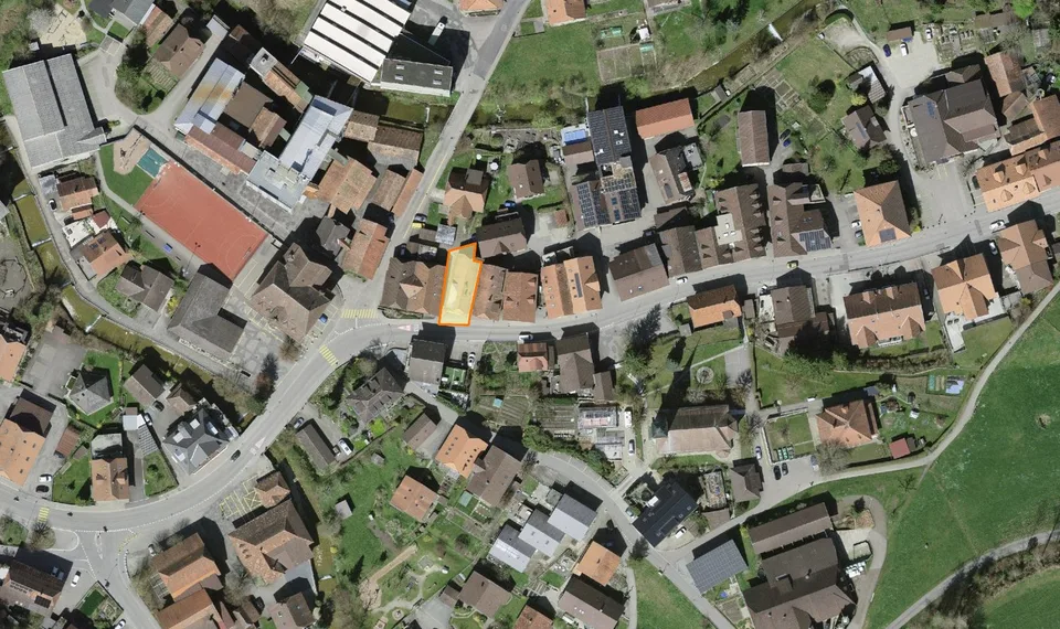 8-Zimmer Wohn- und Geschäftshaus