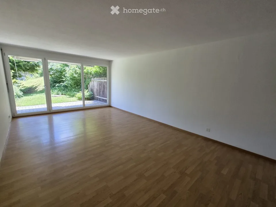 Appartement 4.5 pièces avec espace de jardin à emplacement calme à Adliswil