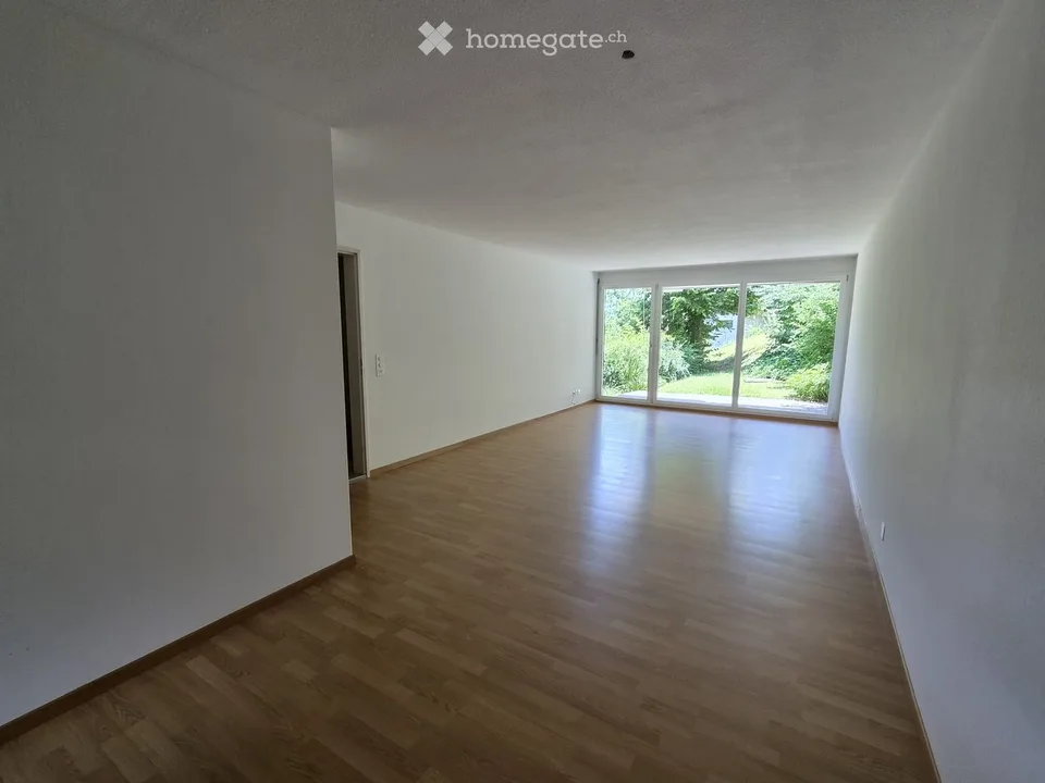 Appartement 4.5 pièces avec espace de jardin à emplacement calme à Adliswil
