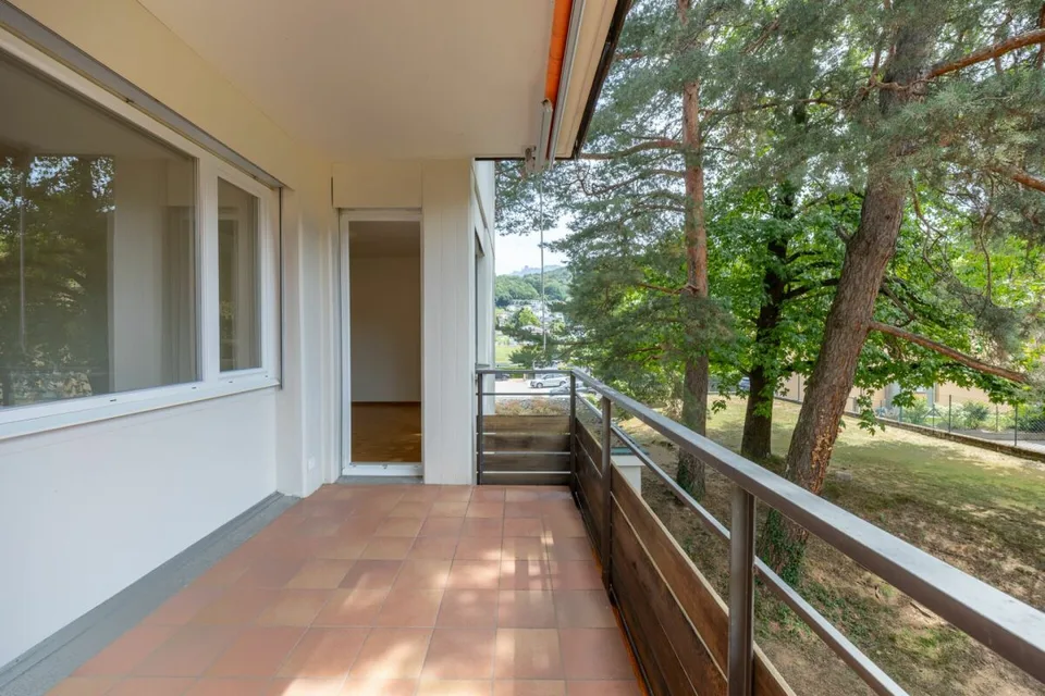 Appartement 4.5 pièces dans le vert avec piscine