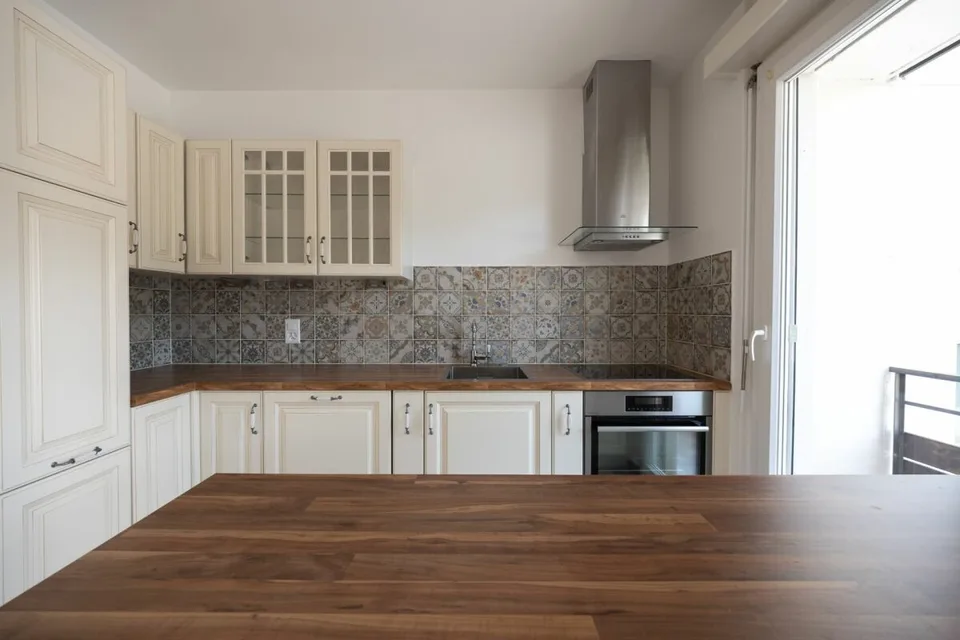 Appartamento 4.5 locali nel verde con piscina – foto 9 di 23