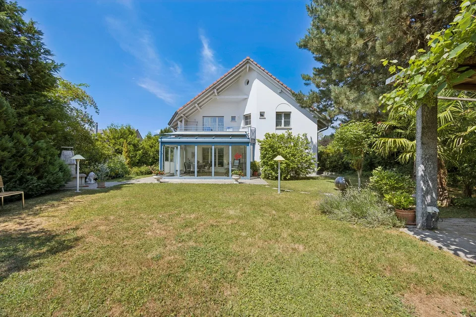 Belle maison unifamiliale avec réserve de terrain constructible