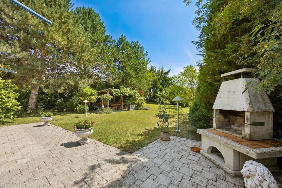 Belle maison unifamiliale avec réserve de terrain constructible