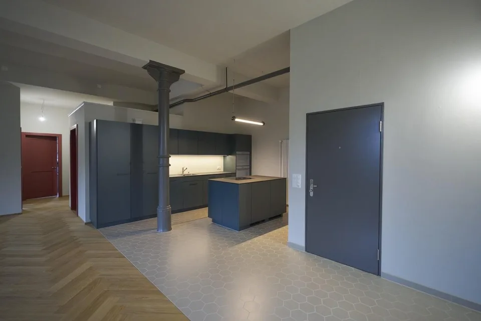 Atelier für Arbeiten und Wohnen im Loftstyle