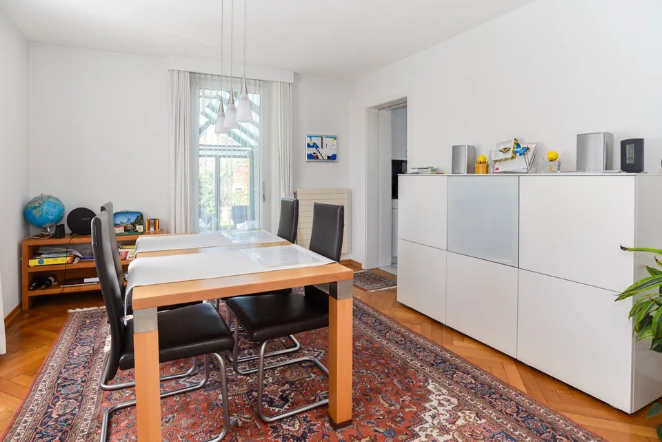 Dépendance, bien entretenu, avec cabane, garage double, grand jardin