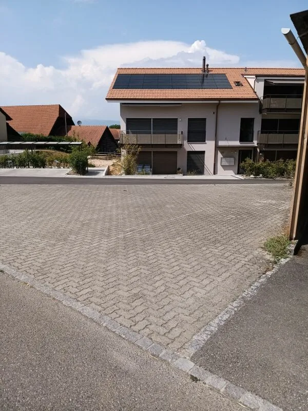 IN AFFITTO Parcheggio esterno