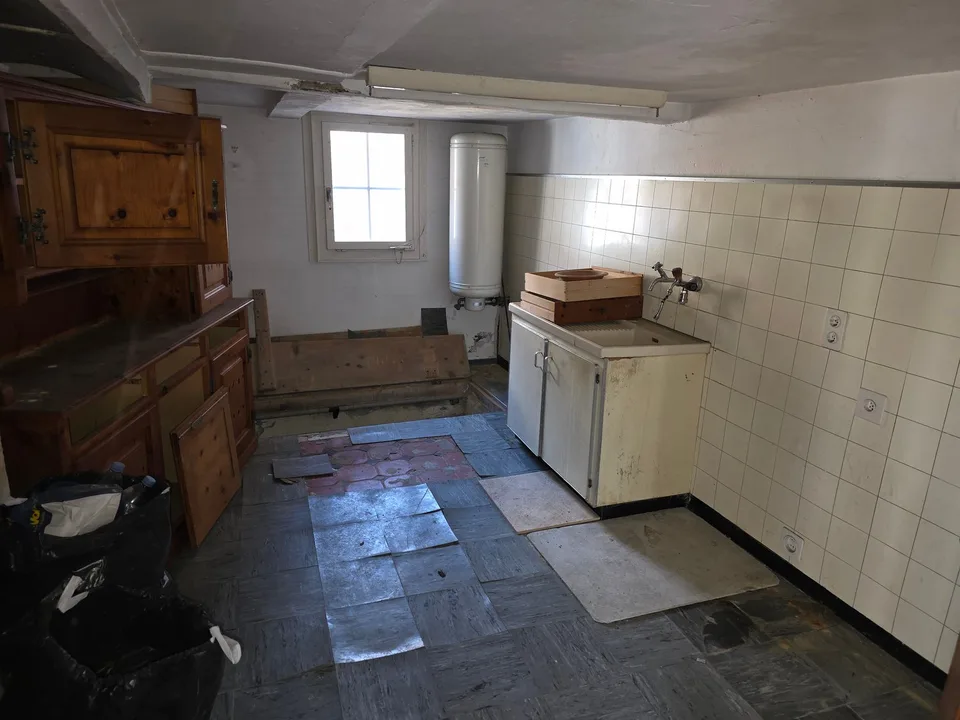Umbauobjekt : freistehendes Einfamilienhaus mit Schopf – Foto 7 von 11